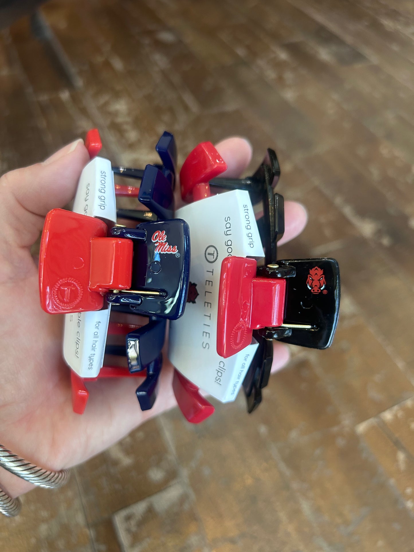 TELETIES Collegiate Medium Hair Clip