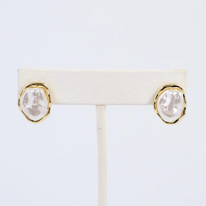 East Aurora Pearl Stud Earrng